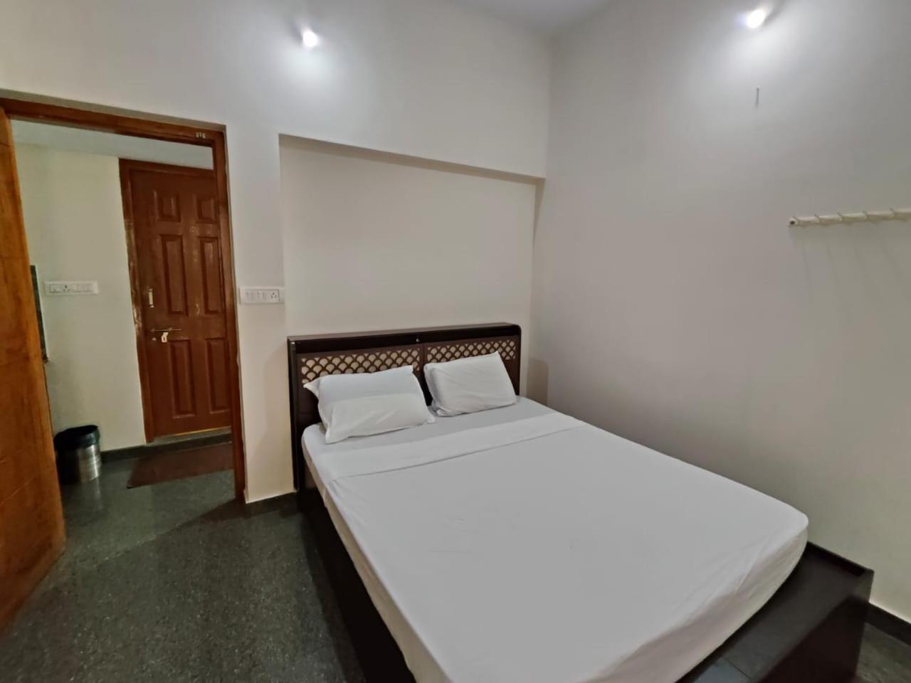 Nandan Home Stay Mysore Exteriör bild